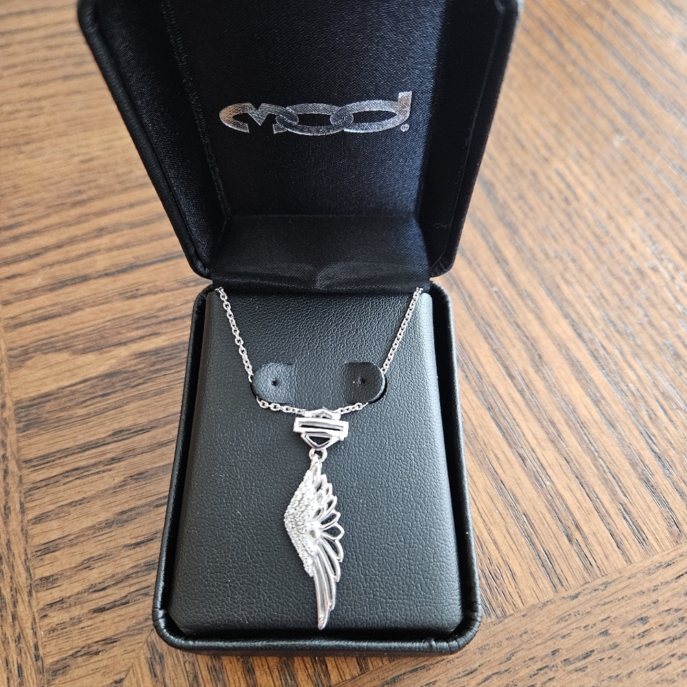 NWT Harley-Davidson Women's Bar & Shield with Bling Wing Pendant Necklace